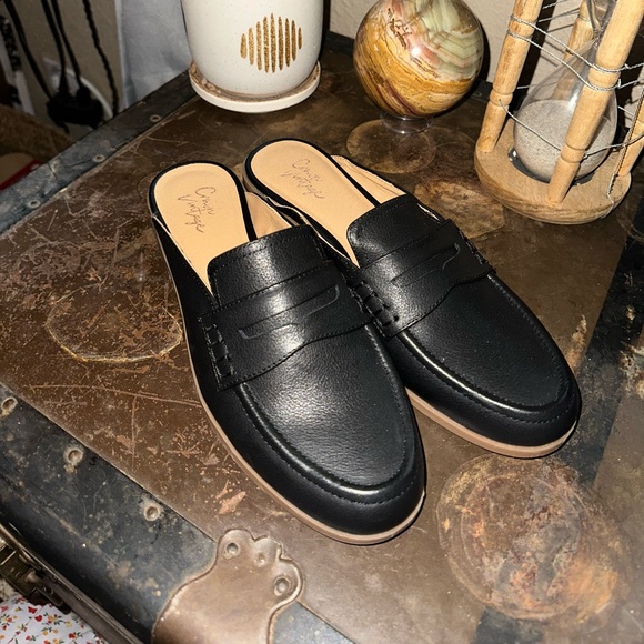 Crown Vintage Mules - Picture 2 of 5